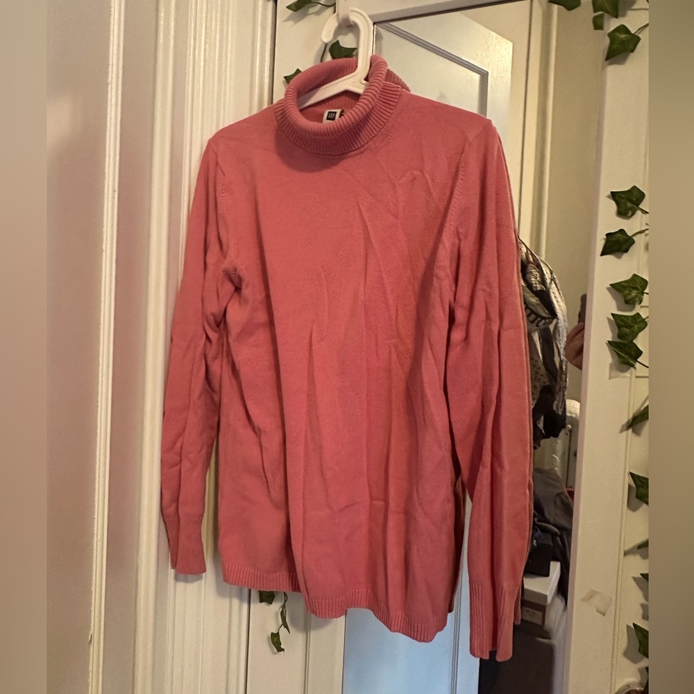Gap pink turtle neck sweater